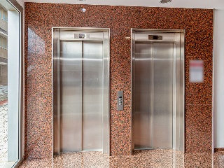 Oficinas y garajes en C/ Osca - Zaragoza - 19