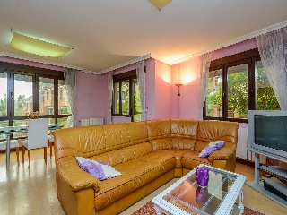 Chalet adosado en Paraje Olivares 13