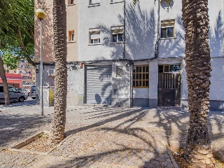 Local en venta en Badalona de 59  m²
