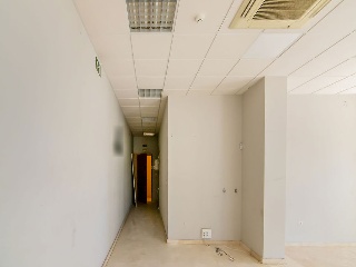 Conjunto de oficinas y plazas de garaje en Av Las Golondrinas 4