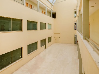 Conjunto de oficinas y plazas de garaje en Av Las Golondrinas 9