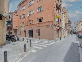 Local en venta en Cornellà De Llobregat de 70  m²