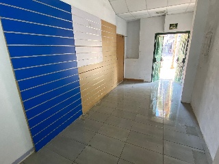 Local en Av Salobreña 15
