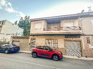 Casa con garaje 32