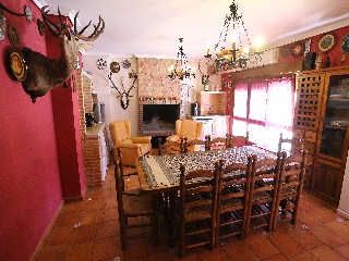 Chalet independiente en Arcas del Villar 26
