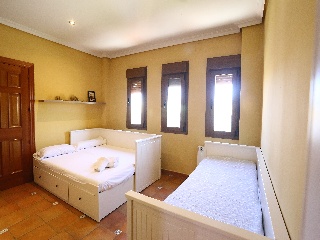 Chalet independiente en Arcas del Villar 41