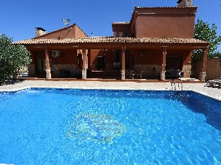 Chalet independiente en Arcas del Villar 48