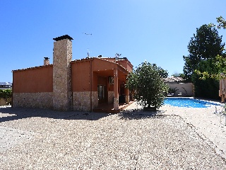 Chalet independiente en Arcas del Villar 54