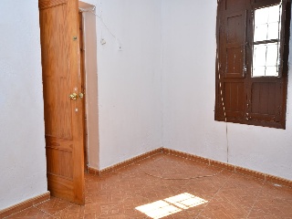 12695-0001 4