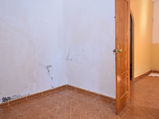 12695-0001 8