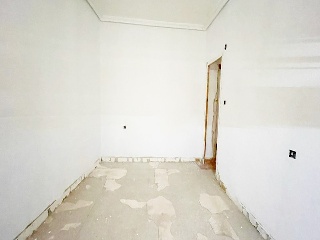 13699-0001 7