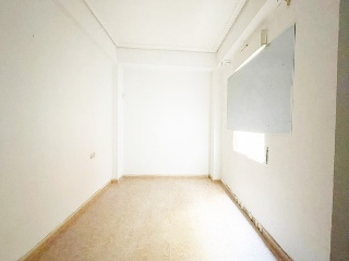 13699-0001 8