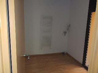 05727-0001 12