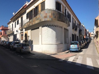 Local en venta en Barrios de 67  m²