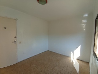 04985-0001 7