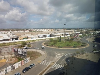 Locales y plazas de garaje en Sevilla 11