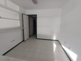 00086-0001 7