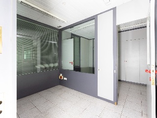 00096-0001 17