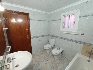 00042-0001 27