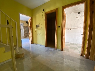 06704-0001 18