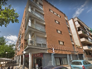 Local en venta en Terrassa de 105  m²