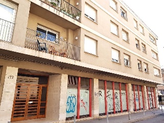 Local en venta en Terrassa de 173  m²