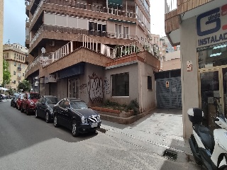 Local en venta en Granada de 60  m²