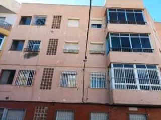 Piso en venta en Almería de 83  m²