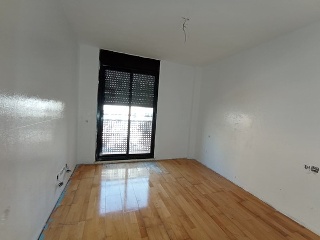 Pisos, dúplex y garajes en C/ Rafael de Casanovas, Badalona (Barcelona) 8