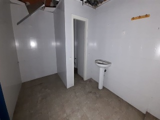 18739-0001 4