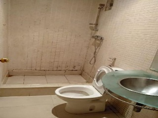 18748-0001 4