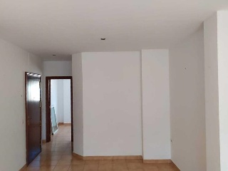 02747-0001 8