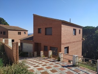 02761-0001 3