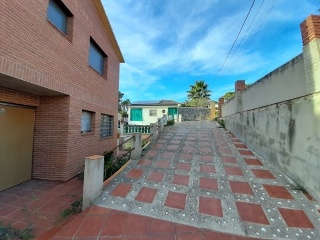 02761-0001 24