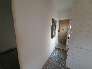 05812-0001 8