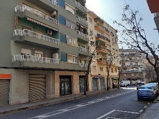 Local en venta en Reus de 118  m²