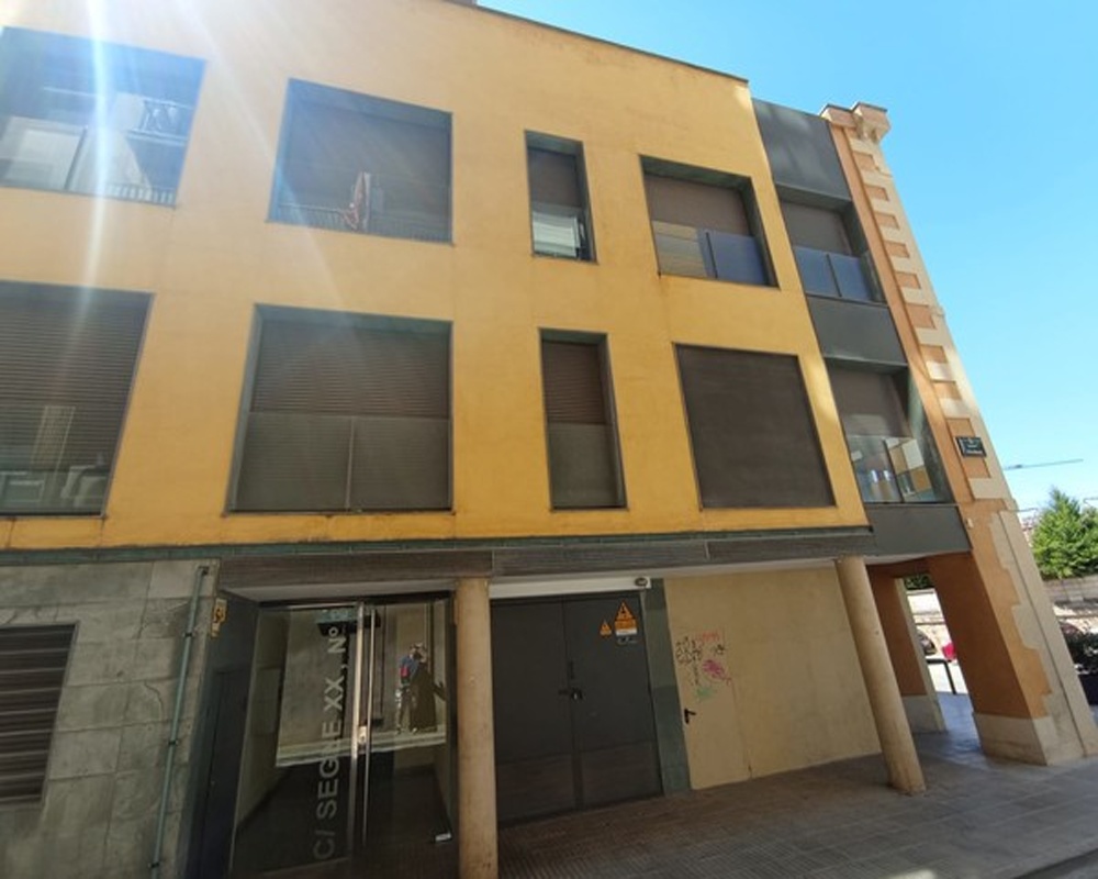 Pisos y garajes en Tárrega (Lleida)