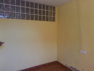 04857-0001 9