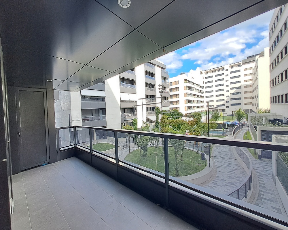 Piso y plazas de garaje en Pamplona