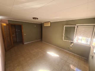 Piso con trastero en C/ Hortensia 13