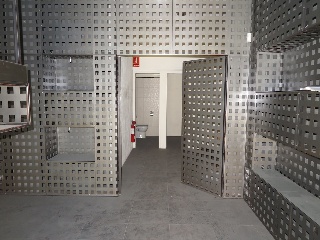 15832-0001 4