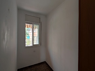 00025-0001 8