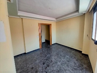 05763-0001 4