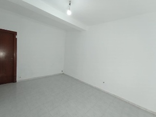 05889-0001 4