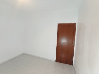 05889-0001 11