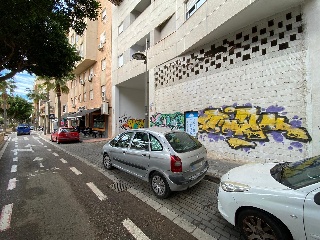 Local en venta en Almería de 87  m²