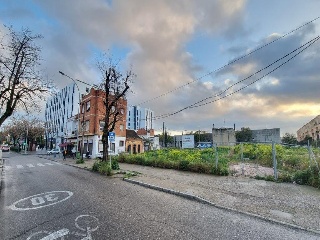 Suelo urbano no consolidado en C/ Pintor Peñalosa, Córdoba 3