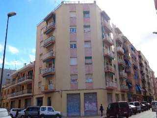 Local en venta en Reus de 127  m²