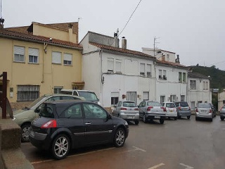 Chalet Independiente situado en Girona 3