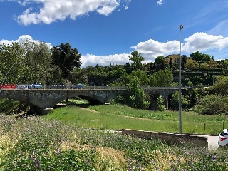 06890-0001 27